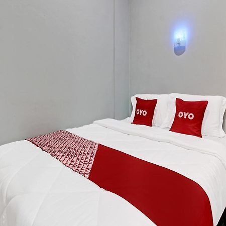 Oyo 91686 Triple S Hotel Malioboro Yogyakarta Eksteriør bilde